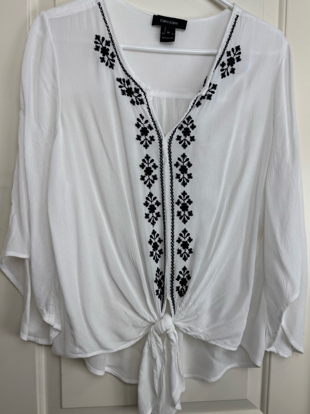 Karen Kane White Black Embroidered Tie Front Blouse M 100% Rayon Boho
